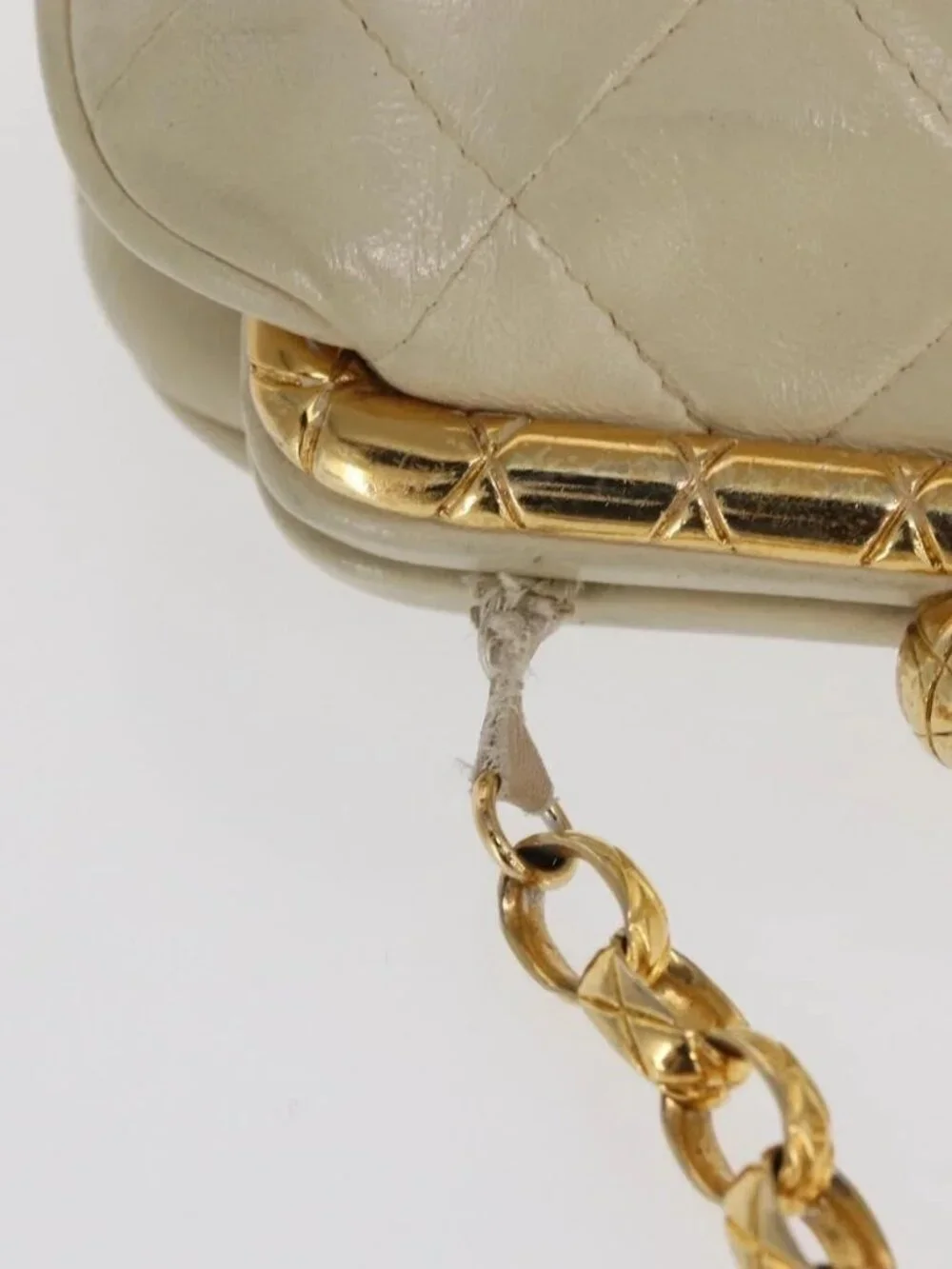 CHANEL Matelasse Chain Shoulder Bag Leather Ivory Gold CC Auth 163424